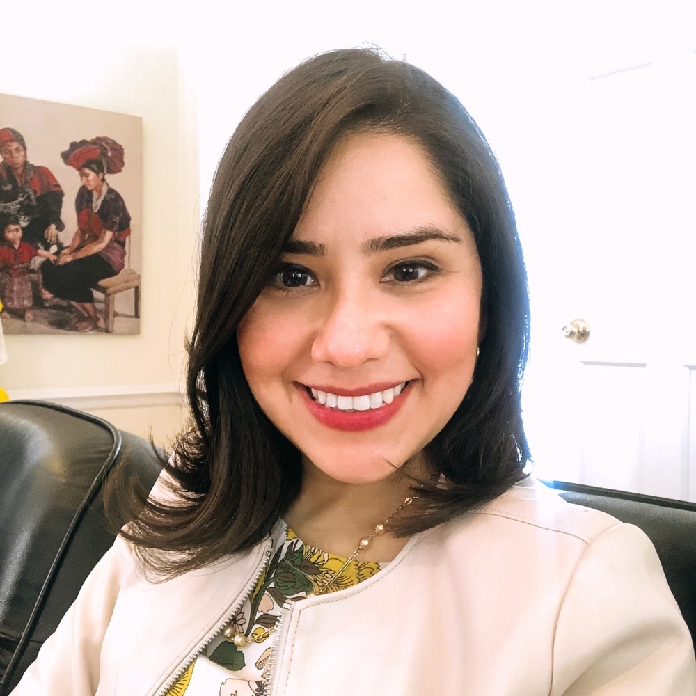 Meet your Posher, Roxanna